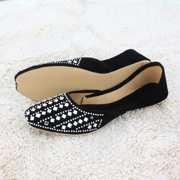 LK-002-Ladies-khussa-traditional-for-women-stitched-mojari-footwear-sandals-shoes-girls-fashion-culture-hand-made-stitched-online-sale-pakistan-pezaarpk-pezaar-heels-flats (1 (3)
