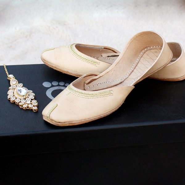 LK-017-Ladies-khussa-traditional-for-women-stitched-mojari-footwear-sandals-shoes-girls-fashion-culture-hand-made-stitched-online-sale-pakistan-pezaarpk-pezaar-heels-flats (1)
