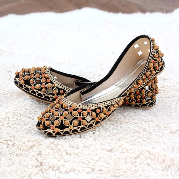 LK-004-Ladies-khussa-traditional-for-women-stitched-mojari-footwear-sandals-shoes-girls-fashion-culture-hand-made-stitched-online-sale-pakistan-pezaarpk-pezaar-heels-flats (1 (3)
