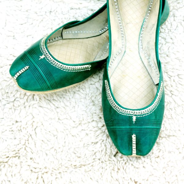 LK-007-Ladies-khussa-traditional-for-women-stitched-mojari-footwear-sandals-shoes-girls-fashion-culture-hand-made-stitched-online-sale-pakistan-pezaarpk-pezaar-heels-flats (1 (7)